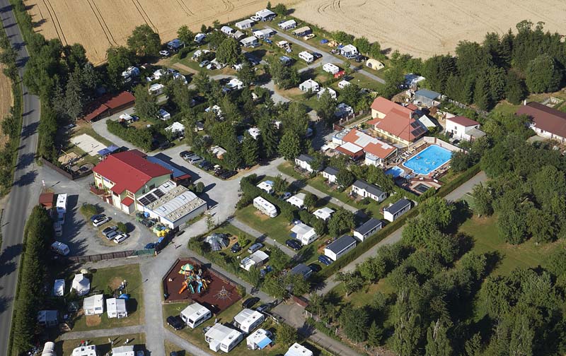 Camping Oase Praag - luchtfoto van de camping